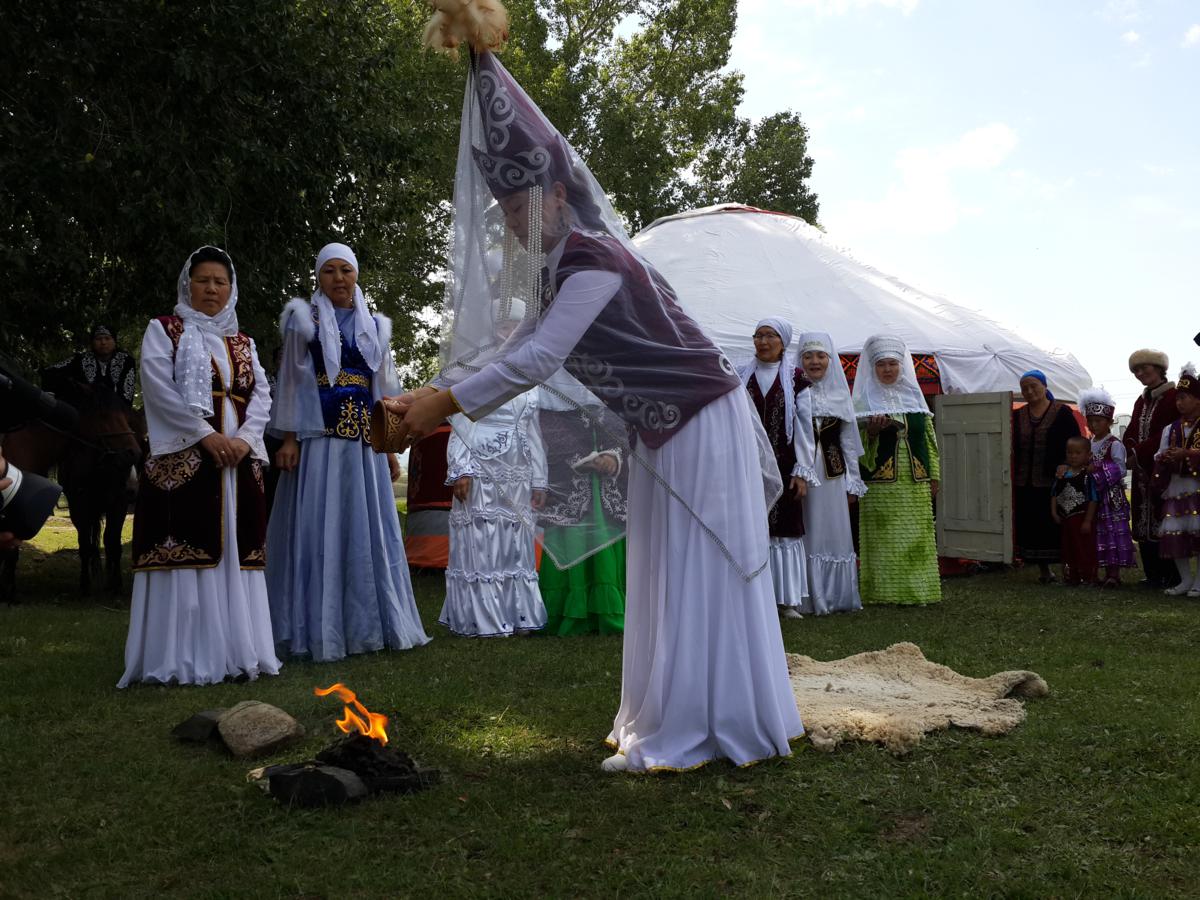 Сәлем европа. Традиции казахов. Традиции казахского народа. Обряд беташар. Свадебные традиции казахов.